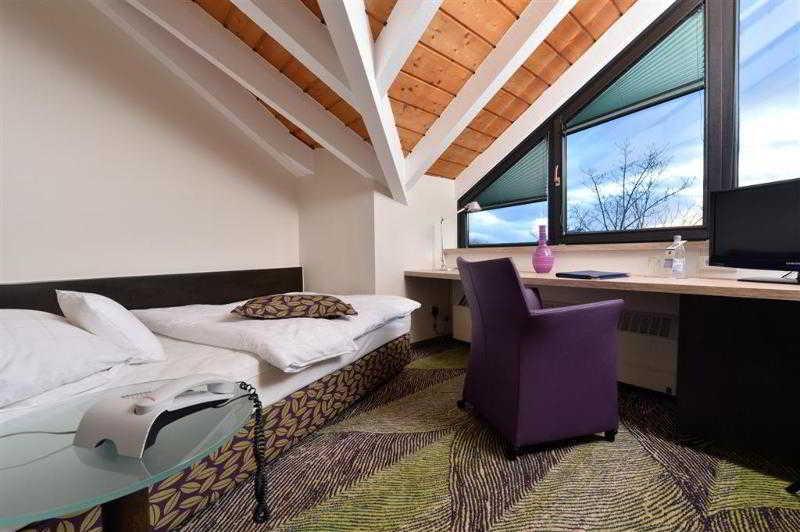 Dormero Hotel Duesseldorf แอร์คราท ภายนอก รูปภาพ